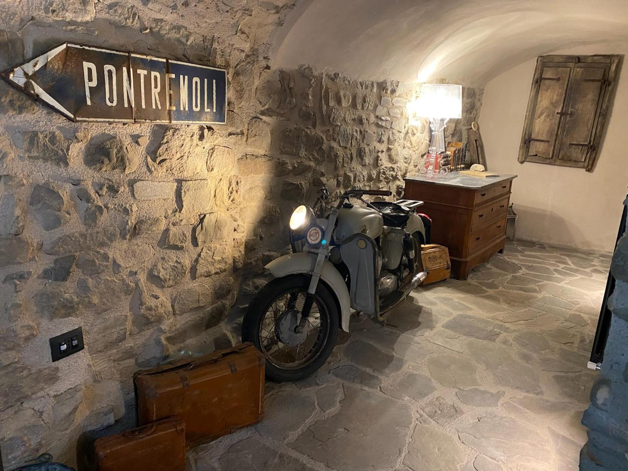 La Casa Medievale Suites E Spa Pontremoli Extérieur photo